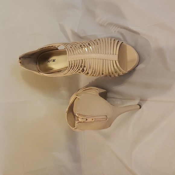 Apt.9 Beige Heels size 10M - Picture 2 of 6